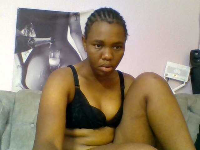 Kittydew live cam on BongaCams
