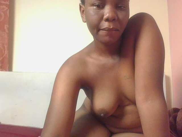 le modèle Kittydew est en webcam porno dans un show sur le site bongacams, il possède les tags suivants: Ebony,Brunette,Trimmed