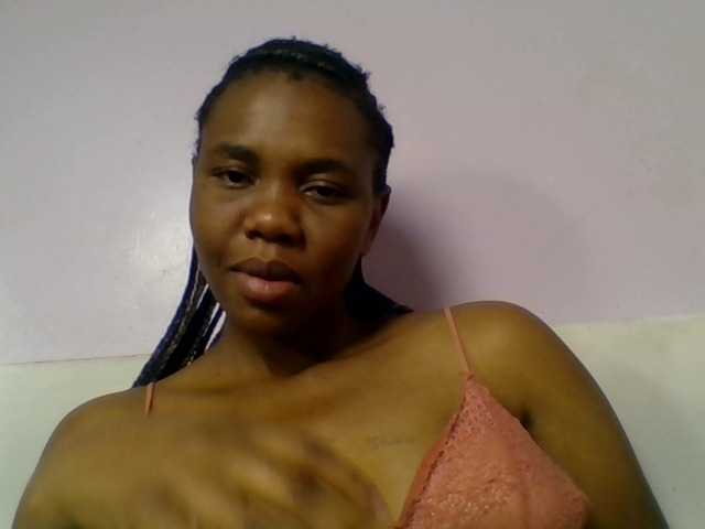 Kittydew live cam on BongaCams