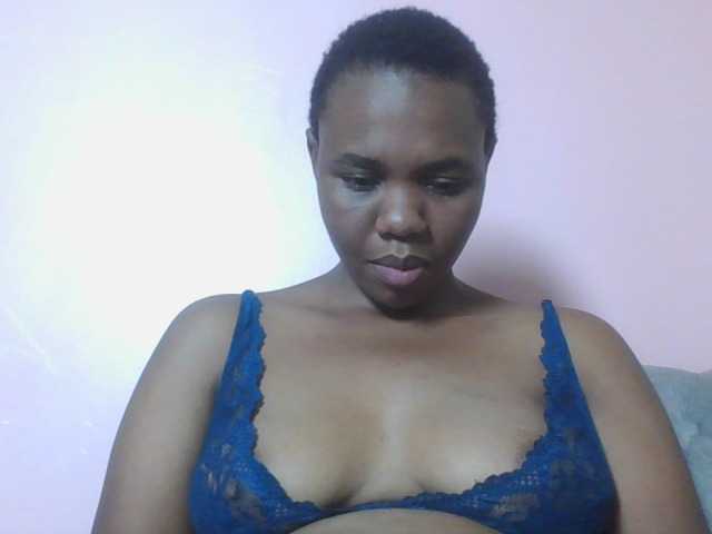 Kittydew live cam on BongaCams