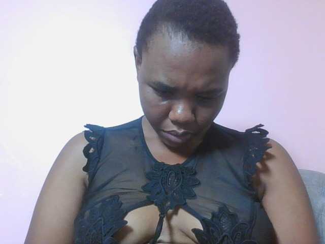 Kittydew live cam on BongaCams