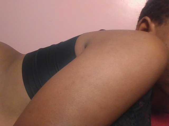 Kittydew, live now on BongaCams