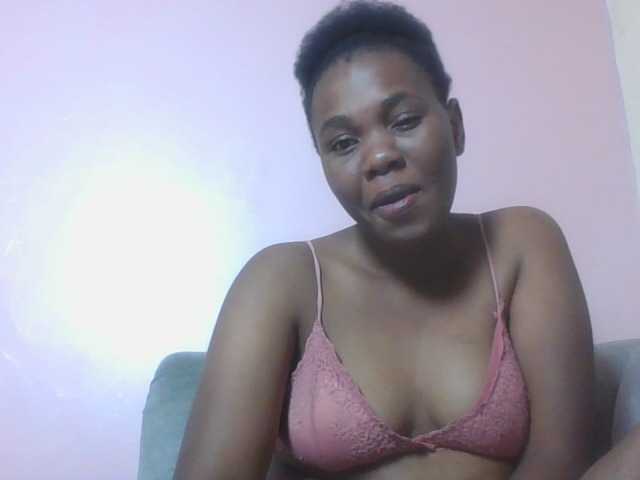Kittydew live cam on BongaCams