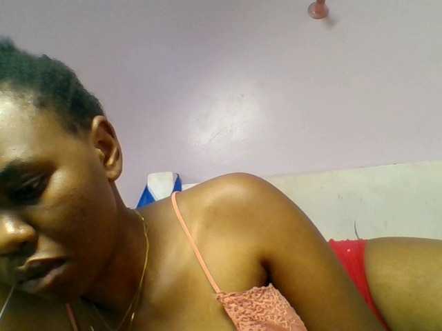 Kittydew live cam on BongaCams