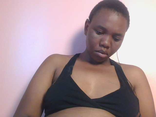 Kittydew live cam on BongaCams