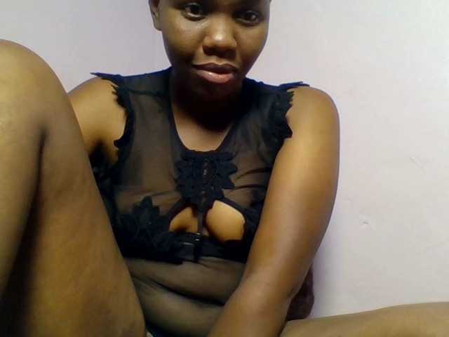 Kittydew live cam on BongaCams