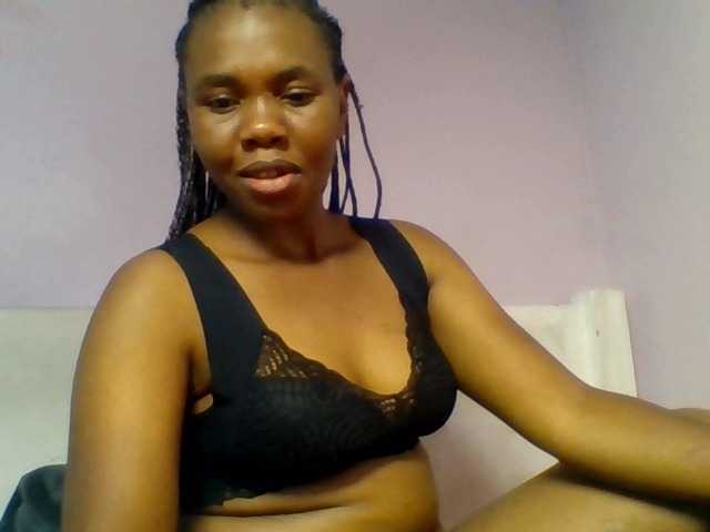 Kittydew live cam on BongaCams
