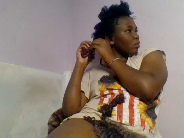 Kittydew live cam on BongaCams