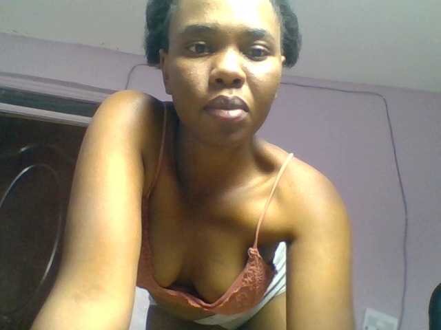 Kittydew live cam on BongaCams