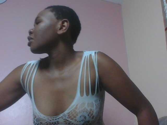 Kittydew live cam on BongaCams