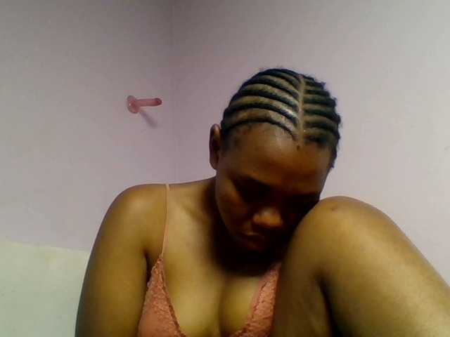 Kittydew live cam on BongaCams