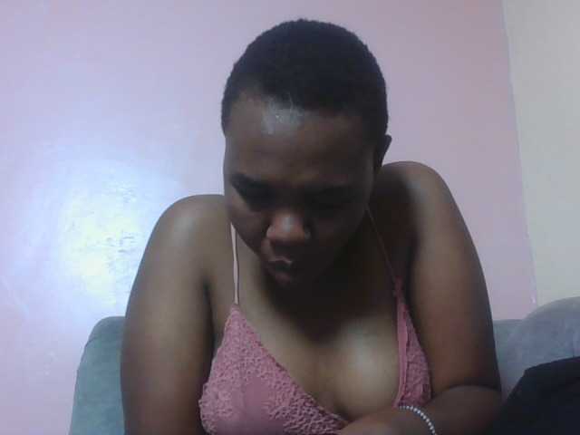 Kittydew live cam on BongaCams