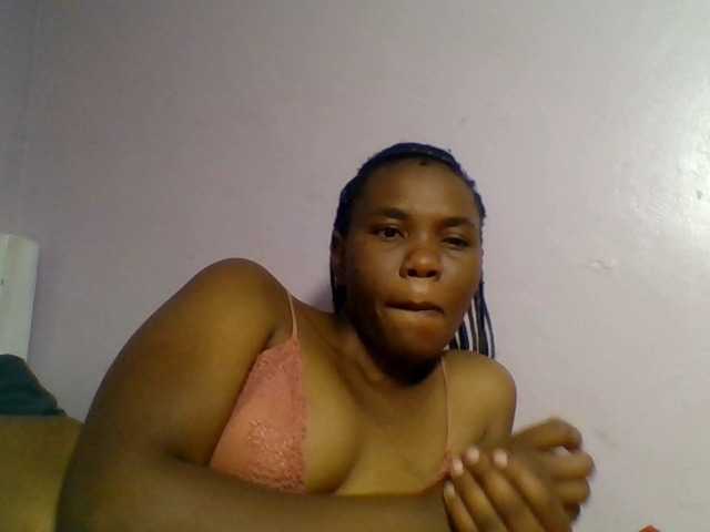 Kittydew live cam on BongaCams