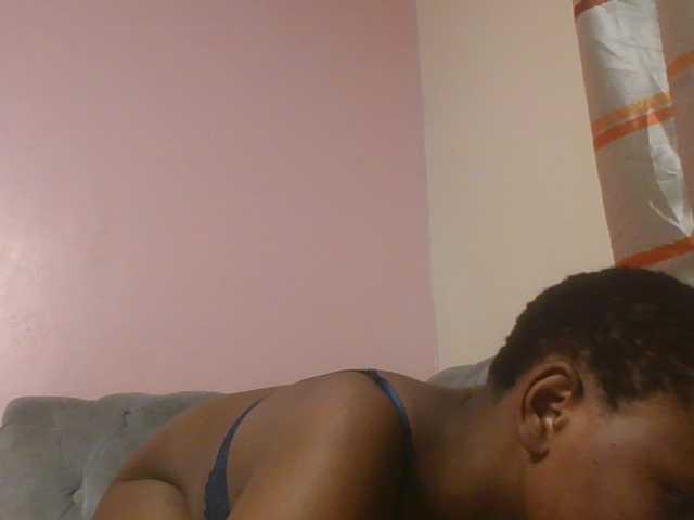 Kittydew live cam on BongaCams