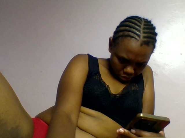 Kittydew live cam on BongaCams