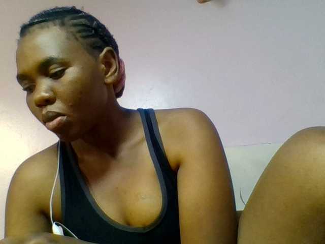 Kittydew live cam on BongaCams