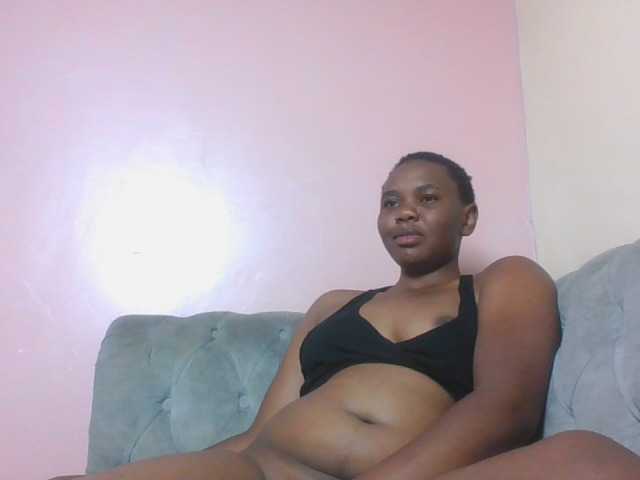 Kittydew live cam on BongaCams