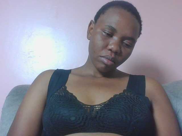 Kittydew live cam on BongaCams