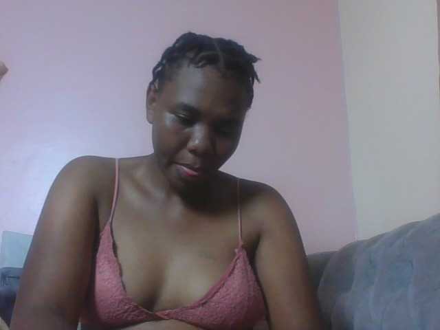Kittydew live cam on BongaCams