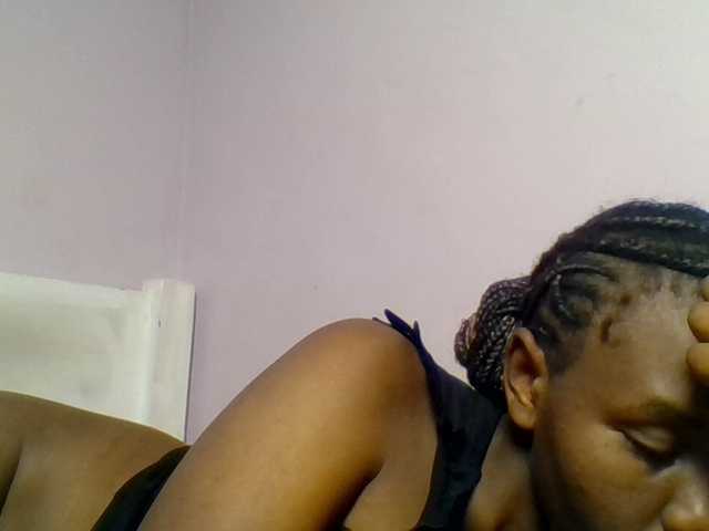 Kittydew live cam on BongaCams