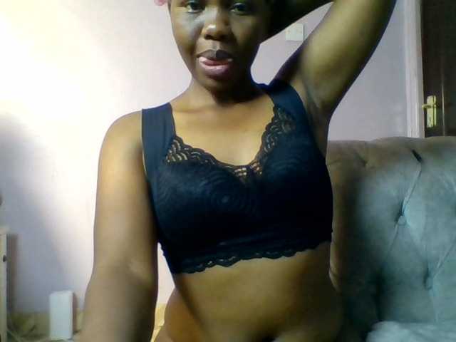 Kittydew live cam on BongaCams