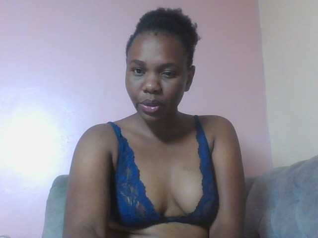 Kittydew live cam on BongaCams