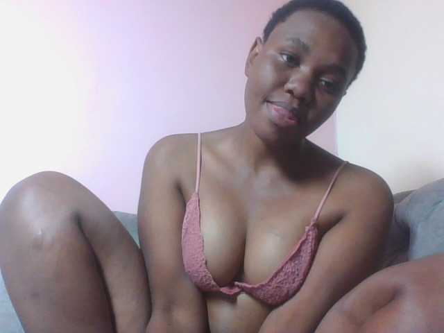 Kittydew live cam on BongaCams