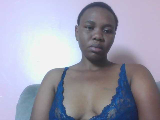 Kittydew live cam on BongaCams