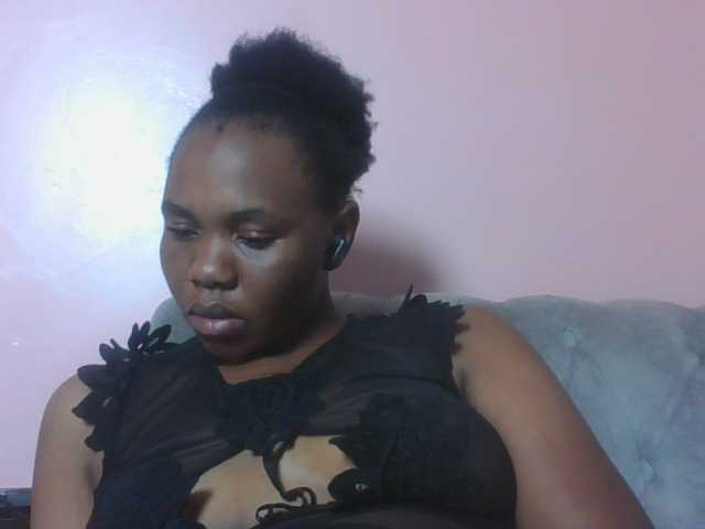 Kittydew live cam on BongaCams