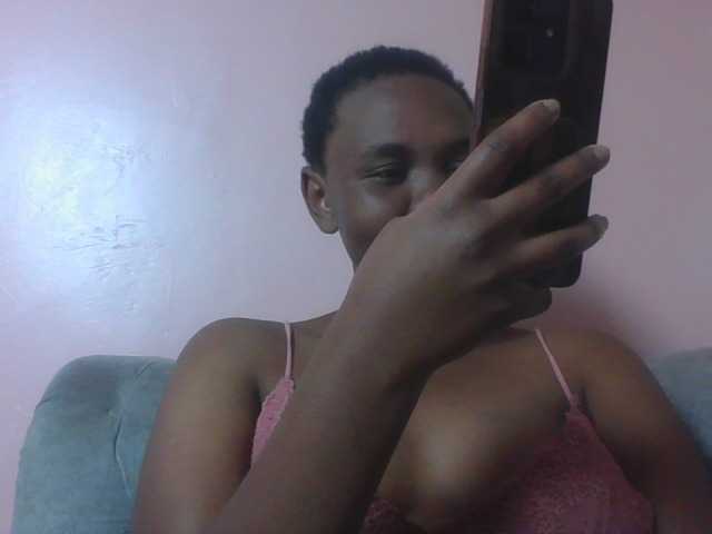 Kittydew live cam on BongaCams