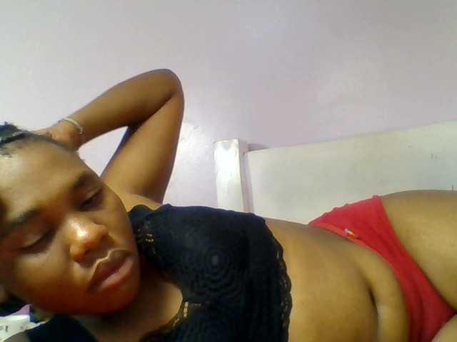 Kittydew live cam on BongaCams