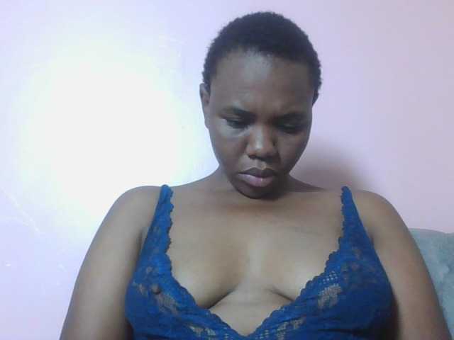 Kittydew live cam on BongaCams