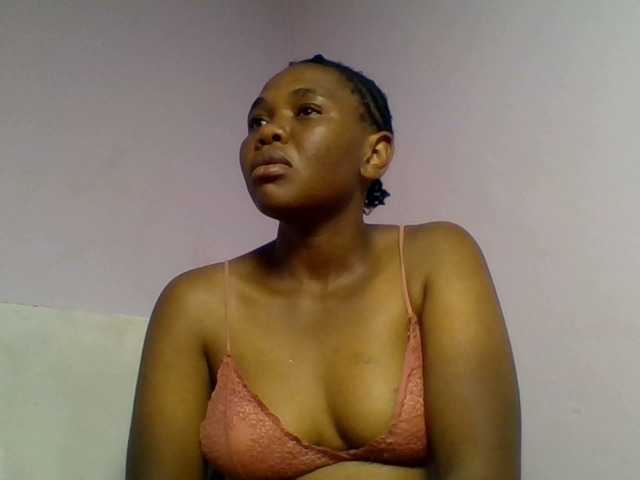 Kittydew live cam on BongaCams