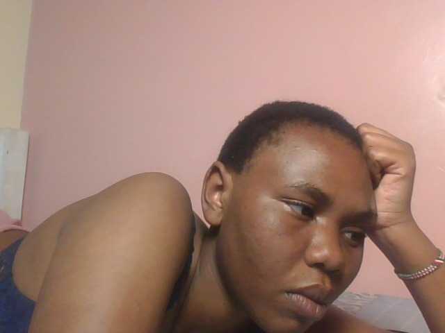 Kittydew live cam on BongaCams