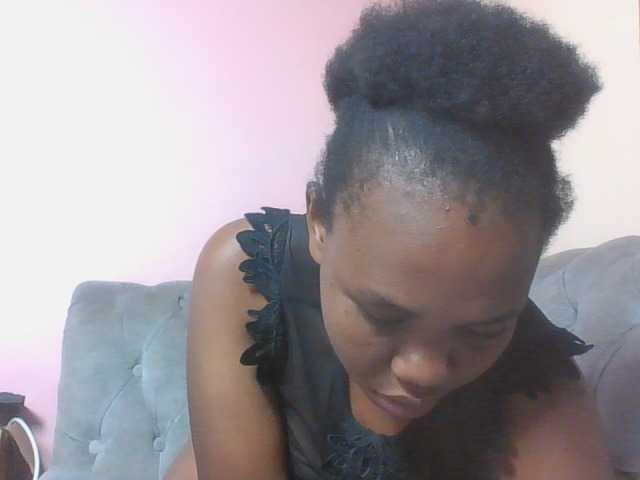 Kittydew live cam on BongaCams