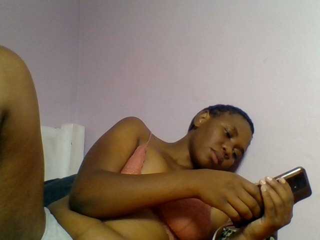 Kittydew live cam on BongaCams