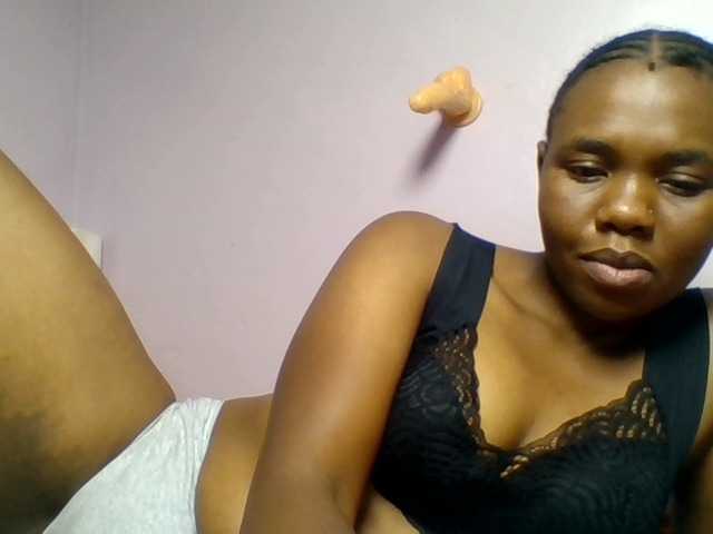 Kittydew live cam on BongaCams