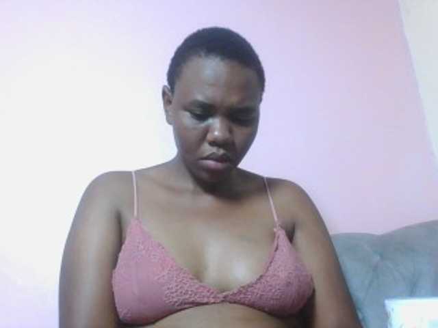 Kittydew live cam on BongaCams