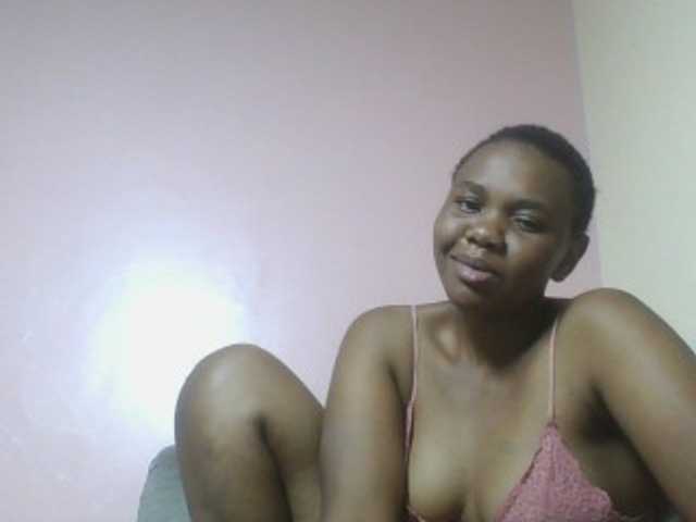 Kittydew live cam on BongaCams