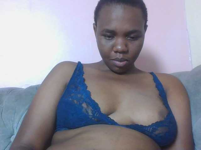 Kittydew live cam on BongaCams
