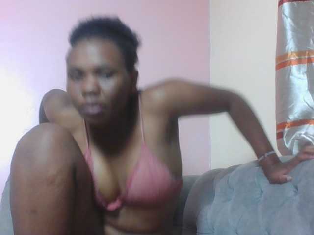 Kittydew live cam on BongaCams