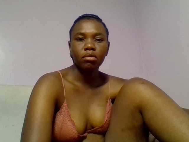 Kittydew live cam on BongaCams