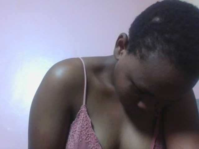 Kittydew live cam on BongaCams
