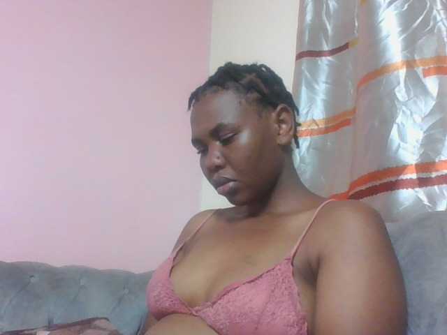 Kittydew live cam on BongaCams