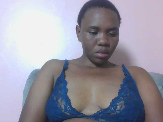 Kittydew live cam on BongaCams