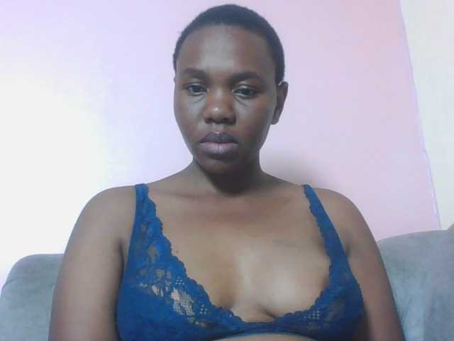 Kittydew live cam on BongaCams