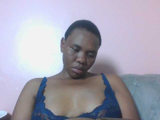 Kittydew live cam on BongaCams
