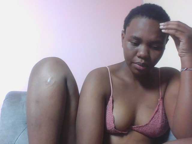 Kittydew live cam on BongaCams