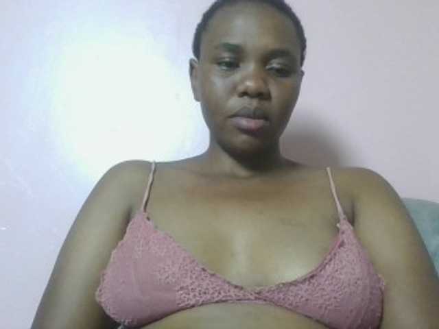 Kittydew live cam on BongaCams