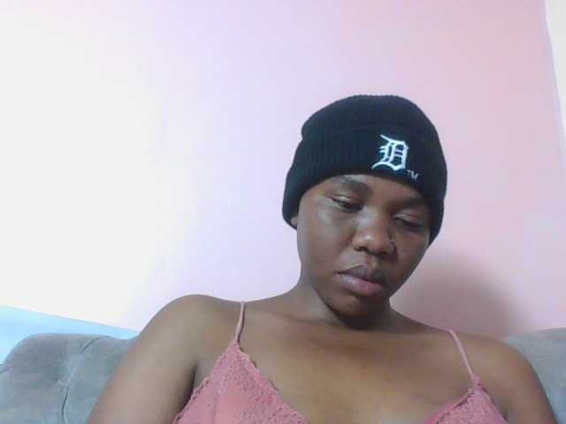 Kittydew live cam on BongaCams